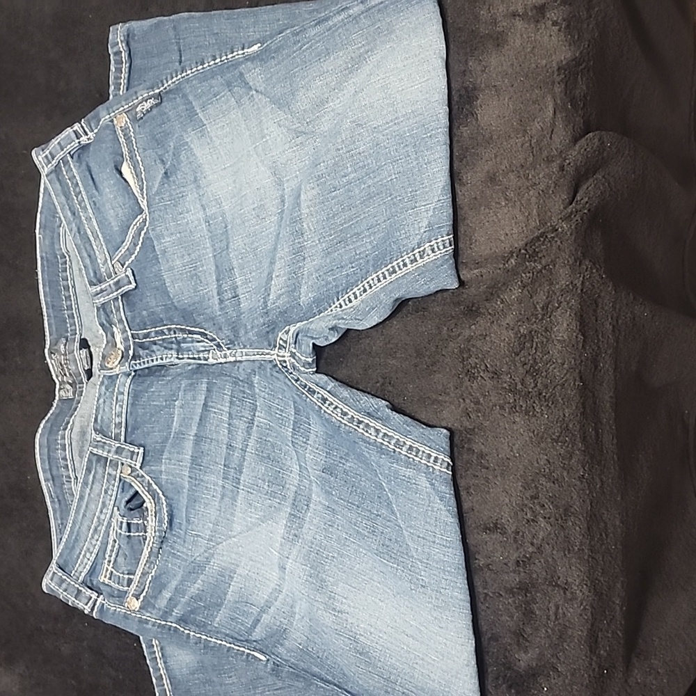 Aiko Capris - Picture 3 of 5